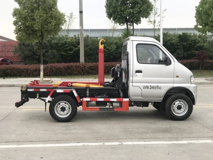 HDW5038ZXXE6車(chē)廂可卸式垃圾車(chē)（東風(fēng)小霸王）