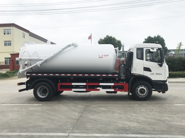 HDW5180GXWD6吸污車