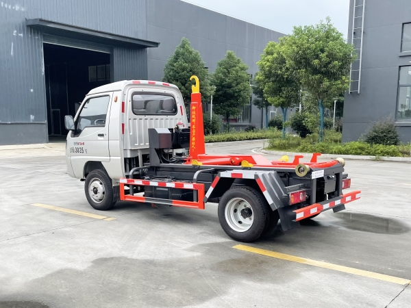 HDW5033ZXXZ6車(chē)廂可卸式垃圾車(chē)（唐駿歐鈴-賽菱F3-II）
