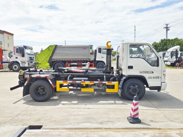 HDW5047ZXXBJ6車(chē)廂可卸式垃圾車(chē)（福田時(shí)代金剛）