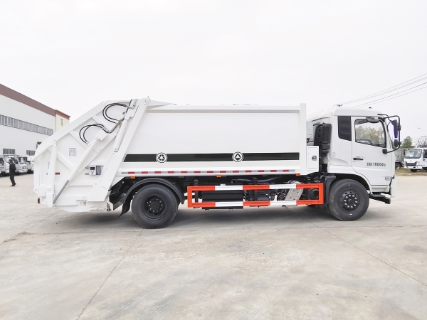 HDW5181ZYSD6型壓縮式垃圾車（東風(fēng)天錦）12~14m3