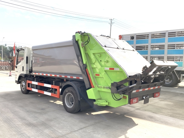 HDW5086ZYSB6型壓縮式垃圾車（福田時(shí)代領(lǐng)航）6m3
