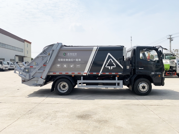 HDW5120ZYSE6型壓縮式垃圾車(chē)（東風(fēng)多利卡D7）9m3